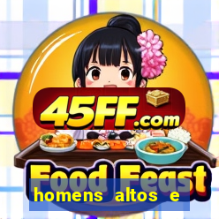 homens altos e sarados pelados